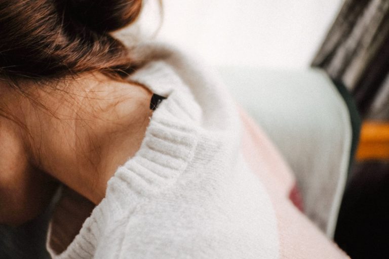 Easy Stretches for Neck Pain Relief