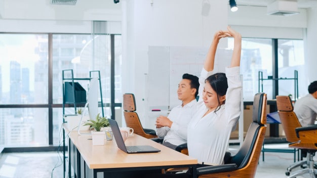 Upper Body Desk Exercises to Do at Work
