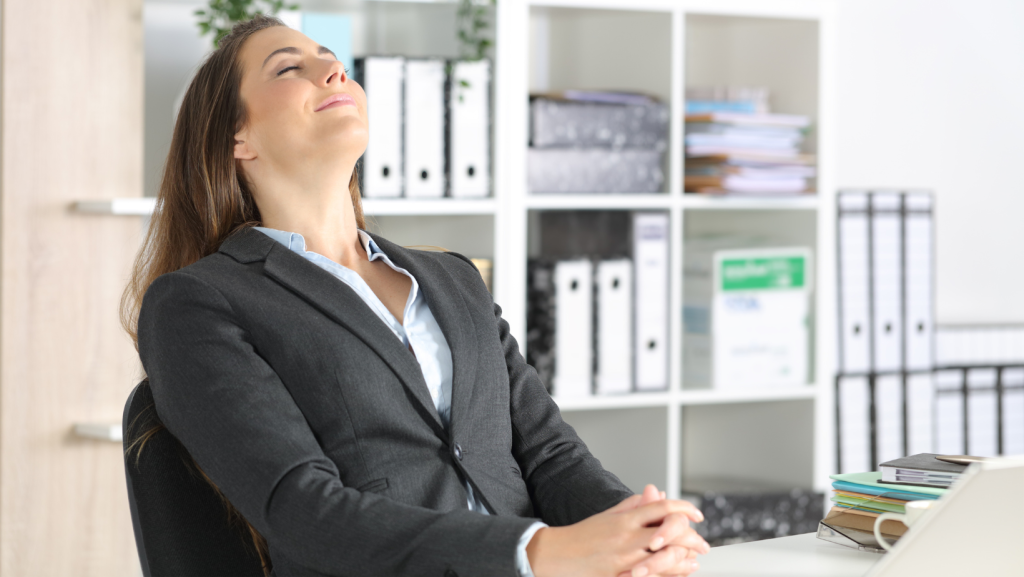 Ways for Desk Workers to Reenergize Every Day