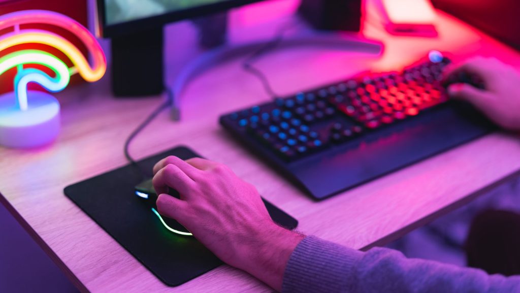 Proper Positioning of Mouse and Keyboard for Workplace Ergonomics
