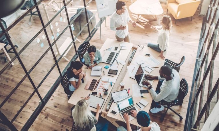 5 Challenges in Implementing Ergonomic Solutions in the Workplace