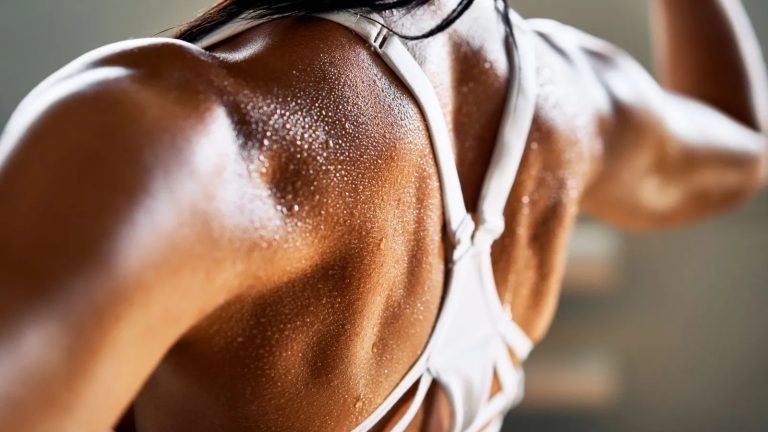 A Back and Biceps Workout To Do During Work Breaks