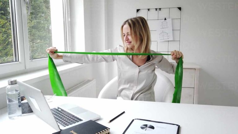 14 Resistance Band Workout for Abs to Do at Work