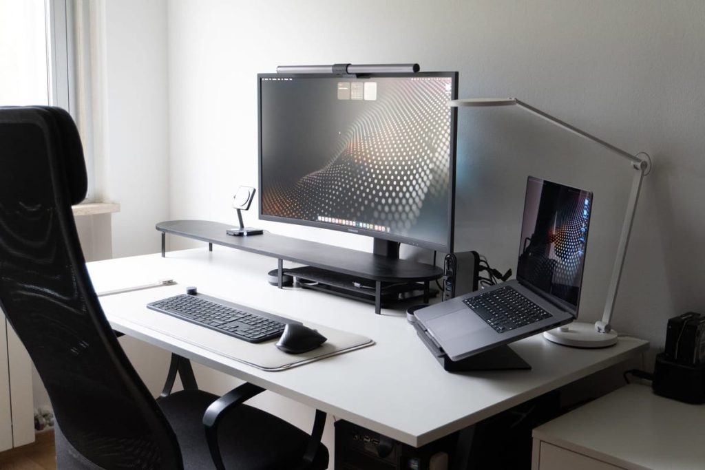 6 Tips for Proper Ergonomics for Dual Monitors