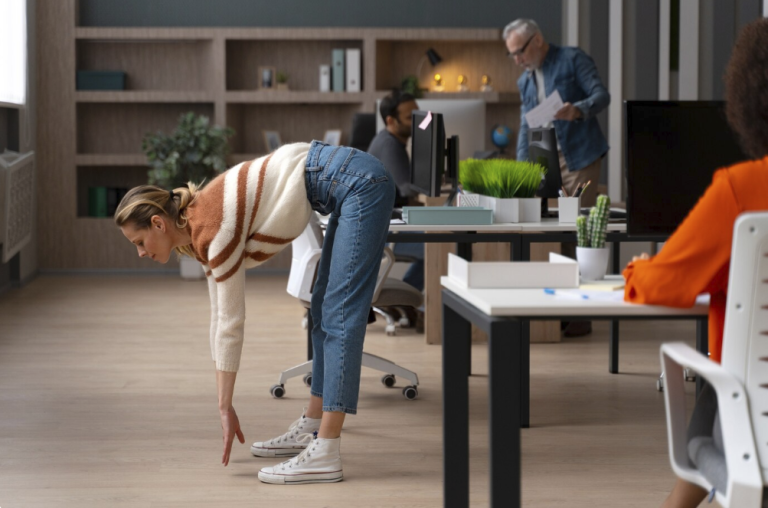 11 Best Bodyweight Workouts to Build Muscle While Working